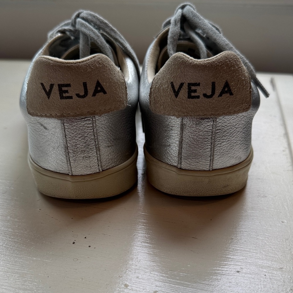Veja Silver Metallic Low-Top Sneakers with Beige Heel Tab
